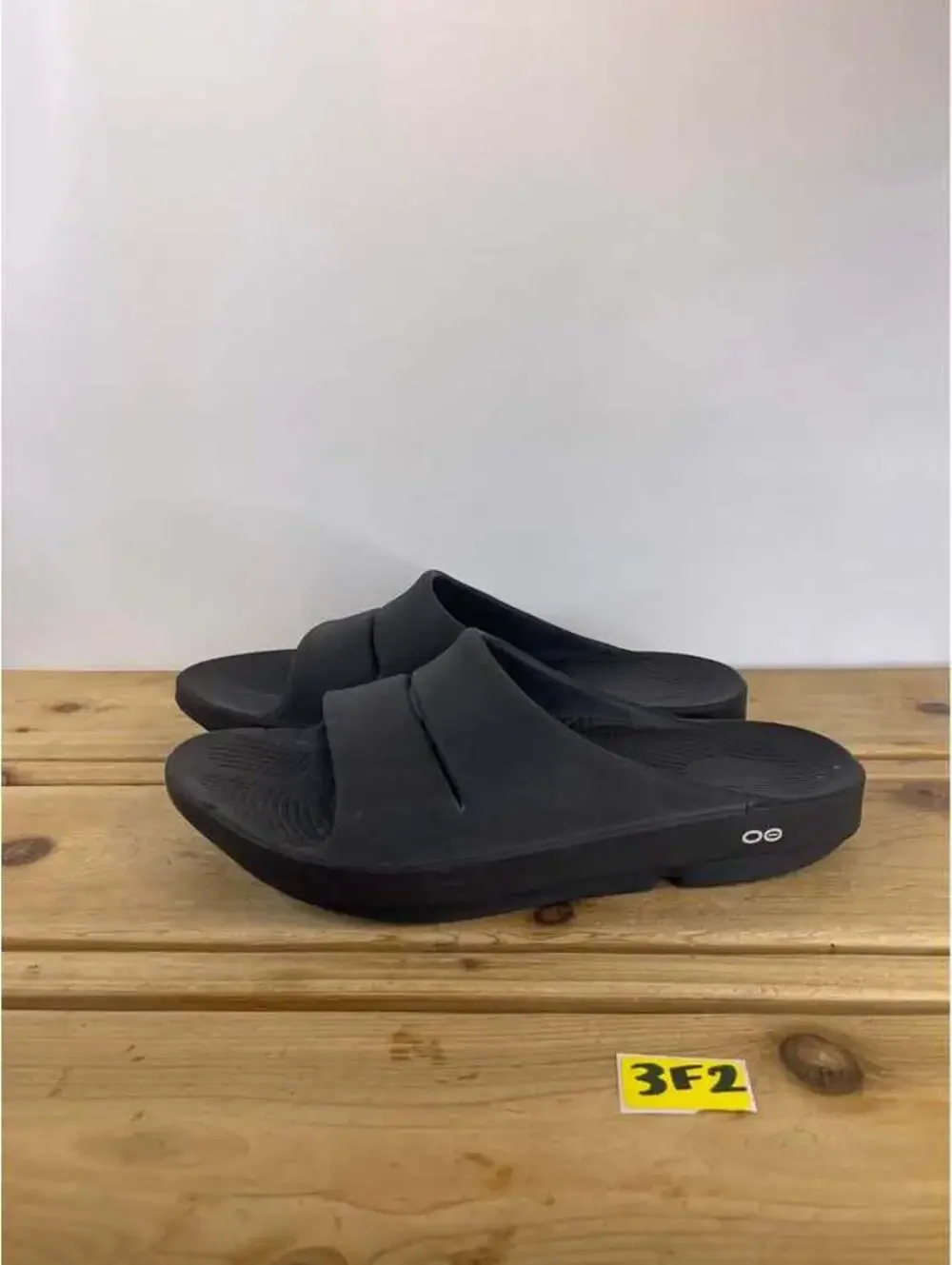 OOFOS comfortable black